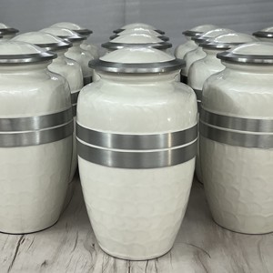 โกศบรรจุอัฐิอลูมิเนียมขายดี ผลิตในอินเดีย ดีไซน์ทันสมัย สวยงามเคลือบเงา สำหรับเก็บอัฐิของผู้ใหญ่ - Product Image 1