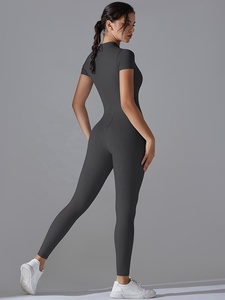 Mono de yoga de manga corta para mujer, de color liso, cintura alta, con cremallera, minimalista, transpirable, de elastano y poliéster, ajuste ceñido de largo completo - Product Image 5
