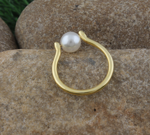 Trendy Minimalist Pearl <b>Finger</b> <b>Ring</b> for Women Classic Bridal Wedding Pearl Jewelry Premium Quality Gold Plated Fashion <b>Ring</b> - Product Image 4
