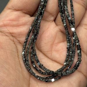 Perles carrées en diamant noir naturel 2,5 mm 17 carats qualité AAA non traitées, provenance Afrique, brin de perles de diamant naturel pour bijoux - Product Image 4