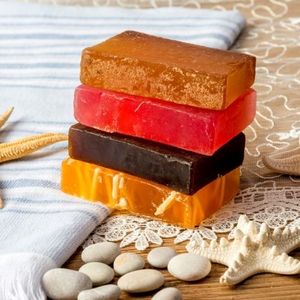 Disfrute de la frescura del océano con jabón herbal - Product Image 4
