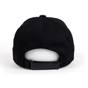 Casquette de baseball réglable en coton noir avec ruban rayé vert et rouge, personnalisable par transfert thermique, multi-panneaux, pour le sport - Product Image 5