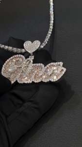 Colgante con Nombre en Capas de Moissanita VVS, Chapado en Oro de 14K, Plata 925, con Diamantes Cultivados en Laboratorio, Letra Personalizada con Doble Placa - Product Image 3