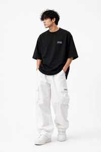 เสื้อยืดคอกลมสีดำสำหรับผู้ชาย ผ้าถักเนื้อนุ่ม ระบายอากาศได้ดี ผลิตจากผ้าฝ้าย 100% พร้อมกางเกงคาร์โก้สีขาว ชุดสตรีทแวร์สำหรับฤดูหนาว  โลโก้ตัวอักษรด้านหน้า - Product Image 6