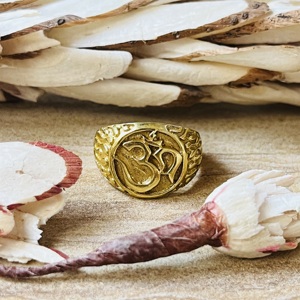 Bagues ethniques tendance Om en laiton plaqué or 18 carats pour hommes, bagues tribales spirituelles, signet yoga, bijoux vintage, vente en gros/OEM/ODM - Product Image 6