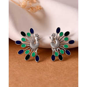 Pendientes de Botón Meera Jaipur Mayoor con Detalles de Esmalte Plateado, Origen India, Modelo MTER557 - Product Image 2