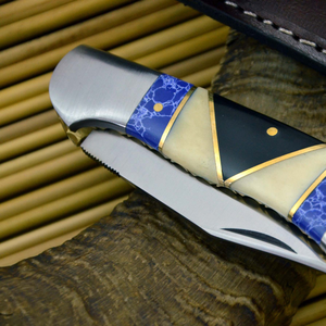 Cuchillo de Caza Imperial con Hoja de Punta Caída, Mango de Marfil con Incrustaciones Azules y Funda de Cuero - Product Image 4