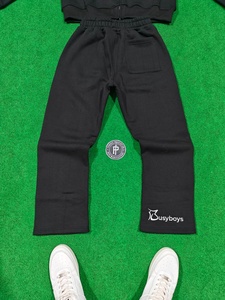 Ensemble de survêtement noir 500 GSM avec broderie, sweat à capuche zippé et pantalon de jogging ample à jambe droite en molleton 100% coton - Product Image 4