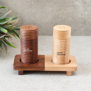 ชุดเครื่องปั่นเกลือและพริกไทยไม้สองโทนพร้อมถาดเครื่องจ่ายเครื่องเทศทูโทนสำหรับห้องครัวโต๊ะอาหารหรือร้านอาหาร - Product Image 2