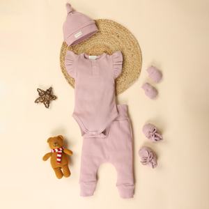 Conjunto de ropa de bebé rosa coloreado de elastano de bambú orgánico de calidad superior-paquete de 5 mangas cortas con gorro - Product Image 1