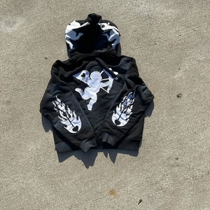 Sweat à capuche personnalisé avec logo USA, broderie effet vieilli, streetwear haut de gamme, design unique, vêtement décontracté - Product Image 5