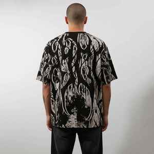 เสื้อยืดผู้ชายพิมพ์ลายกราฟิกทั้งตัว สีดำขาว สไตล์กรันจ์ สตรีทแวร์ ผ้าคอตตอนหนา ทรงโอเวอร์ไซส์ วินเทจ ลุคซักยีนส์ แขนสั้น - Product Image 3