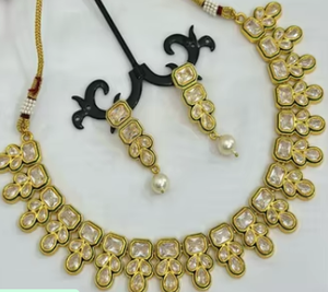 Hermoso conjunto de Collar chapado en oro con pendientes para mujeres y niñas Conjunto de collar de boda indio tradicional para mujeres - Product Image 2