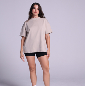 เสื้อยืดคอกลมแขนสั้นทรงหลวมสำหรับผู้หญิง สีพื้น ผ้าฝ้าย 100% สวมใส่สบายในฤดูร้อน ระบายอากาศได้ดี  สามารถปรับแต่งลายปะติดได้ - Product Image 4