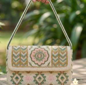 Bolso de Hombro Artesanal Bohemio Geométrico con Cuentas Hechas a Mano, Ecológico y Ligero, con Cuentas de Vidrio, Ideal para Regalo - Product Image 1