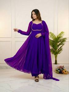 Robe de mariée élégante en Georgette Fox avec dupatta |   Ensemble de vêtements ethniques brodés de sequins et de zari lourds pour femmes - Product Image 2