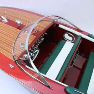 RIVA ARISTON - Coque bleu foncé peinte - Modèle de bateau rapide italien en bois - Product Image 1