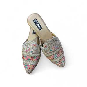 Jutti brodés à sequins pour femme, chaussures à enfiler à bout fermé, sandales mules ethniques rembourrées pour festivals - Product Image 2