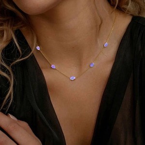 สร้อยคอโอปอลลาเวนเดอร์สีทอง, สร้อยคอโอปอลทรงลูกแพร์, สร้อยโอปอลแบบเรียบหรู, เครื่องประดับประจำเดือนตุลาคม, เครื่องประดับแบบมินิมอลสำหรับใส่ซ้อนกัน - Product Image 5