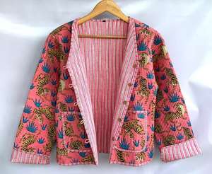 Preciosa Chaqueta Bomber Corta de Invierno Reversible Hecha a Mano con Estampado Floral Rosa 100% Algodón Ecológico para Mujer, Ropa de Fiesta/Regalo para Ella - Product Image 4