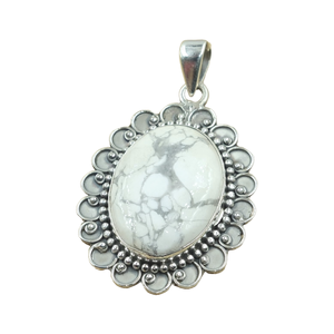Colgante de Howlite Natural con Plata de Ley 925, Cabujón Ovalado Hecho a Mano, Joyería Boho Vintage Floral, Regalo para Mujer, Unisex - Product Image 1
