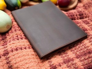 ที่ใส่เมนูหนังแท้สุดหรู งานแฮนด์เมด โลโก้สั่งทำได้ สำหรับโรงแรม คาเฟ่ กันน้ำ น้ำหนักเบา ขายส่งจำนวนมาก - Product Image 4