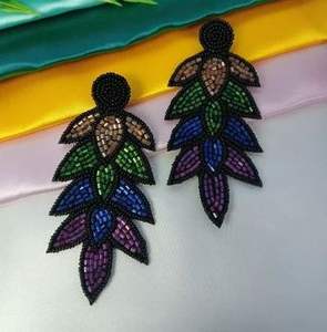 Boucles d'oreilles brodées en forme de cœur, personnalisées, multi-perles, pour femmes, bijoux de fête, au meilleur prix. - Product Image 3