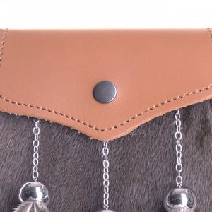 Sporran Escocés Ecológico con Solapa de Cuero y Borlas, Accesorio para Kilt de las Tierras Altas, para Actividades al Aire Libre - Product Image 5