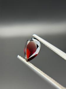Granate Rojo Natural de 3 Piezas en Forma de Pera de 4.40ct, Gema Suelta con Juego de Color/Fuego para Joyería, Hecho en India - Product Image 3