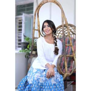 Conjunto de Kurta Blanco Carismático Talla XS, Tejido Transpirable y Cómodo, Cuello Redondo, Estilo Simple, Silueta Holgada para Uso Diario - Product Image 1