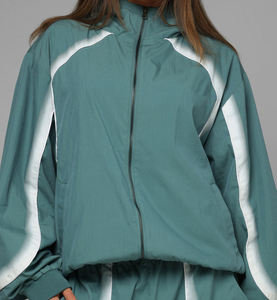 Ensemble de survêtement deux pièces pour femme, couleur turquoise, coupe ample, veste coupe-vent sportive et pantalon avec bande latérale - Product Image 4