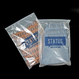 Sacs à glissière de haute qualité pour vêtements Solutions d'emballage durables en gros pour les exportateurs de vêtements - Product Image 1