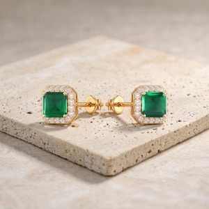 Boucles d'oreilles clous en émeraude taille Asscher, plaqué or 18 carats, vertes, bijoux pierre de naissance de mai pour femme, cadeau pour mariage ou fête - Product Image 2