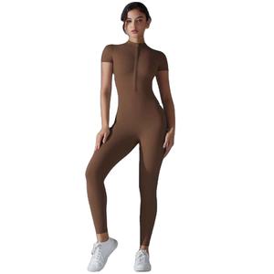 Body deportivo personalizado para mujer, de secado rápido, transpirable, mono de yoga con cremallera, manga corta, para actividades al aire libre. - Product Image 3