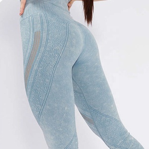 Ensemble de sport et yoga sans couture pour femmes : Leggings taille haute de haute qualité pour le fitness et le yoga - Product Image 1