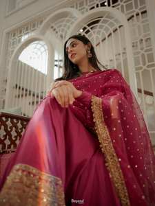 Traje de Rayón con Bordado de Lentejuelas y Dupatta de Primera Calidad - Product Image 5