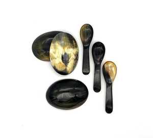 Bol de service en corne naturelle de style européen, aspect vintage, pour salade et mélange, bol en corne médiéval, design feuillage, pour hôtels - Product Image 4