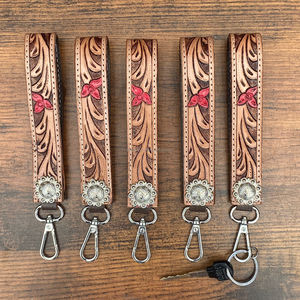 Luxe Nouvelle Arrivée Exclusif Rose Floral Design Métal Concho Main Usiné Cuir Poignet Porte-clés Cadeau Promotionnel pour Hommes et Femmes - Product Image 5