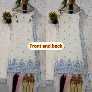 Kurti Blanco de Algodón Bordado con Estampado Floral Azul, Corte Regular, Largo Regular, Ropa Étnica Tradicional India para Mujer, Verano - Product Image 3