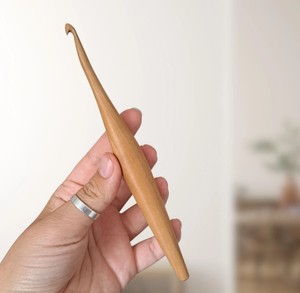 Crochet en bois d'élite, bords lisses sculptés avec précision, outil durable fait main pour le crochet et le tricot - Product Image 5
