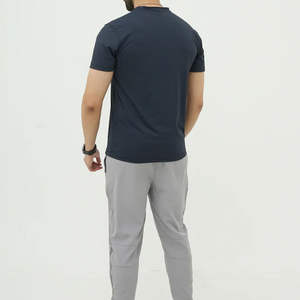 T-shirt décontracté pour homme, bleu marine uni, col rond, manches courtes, respirant, léger, pour la gym, l'entraînement, la performance sportive - Product Image 2