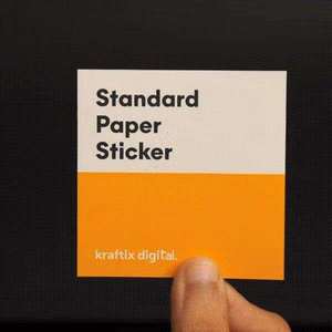 Autocollants en papier standard personnalisés, étiquettes imprimées économiques avec logo pour les emballages, les sceaux et les cadeaux - Product Image 2