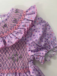 เดรสสีม่วงทรงหัวใจปักลายดอกไม้แบบเย็บมือพร้อมระบายและลูกไม้สีชมพูที่ปกเสื้อ -OEM/ODM - Product Image 3