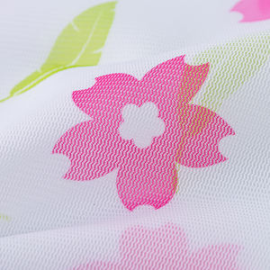 Bolsa de Lavandería de Malla 100% Poliéster de 40x50cm con Cremallera, Diseño Floral Sakura, Plegable y Duradera para Protección de Ropa, Servicio OEM - Product Image 2