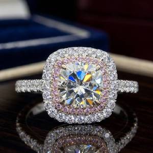 Anillo de compromiso con diamante moissanita de corte cojín, anillo de doble halo con tallo dividido para mujer - Product Image 1
