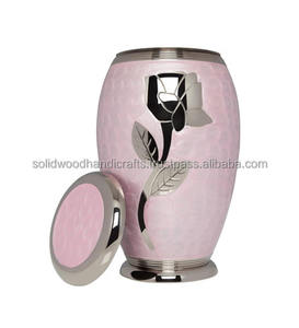 Urnas Funerarias Decorativas de Latón Hechas a Mano para Hombres y Mujeres - Product Image 1