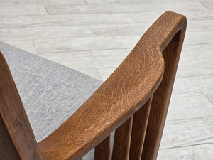 Sofá de Estilo Art Déco de Lujo con Estructura de Madera de Nogal Pulido y Tapicería de Tela Suave Color Marfil - Product Image 4