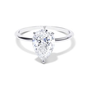 Anillo de Compromiso de Moissanita con Corte de Pera de 8x12mm, Plata de Ley 925, Engaste de Garras, Bañado en Rodio, Certificado, Elegante, Brillante y Moderno - Product Image 3