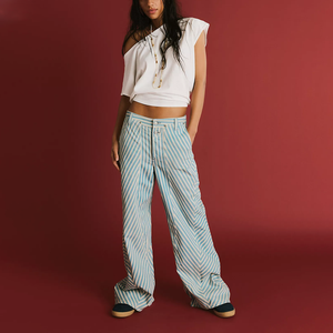 Nouveau T-shirt d'été blanc à col rond avec coutures apparentes, coupe ample et mignonne, à une épaule dénudée et manches courtes pour femme - Product Image 4