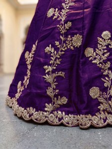 Lehenga Choli violet avec broderie dorée, tenue traditionnelle longue pour femmes, style mariage Inde Pakistan - Product Image 6